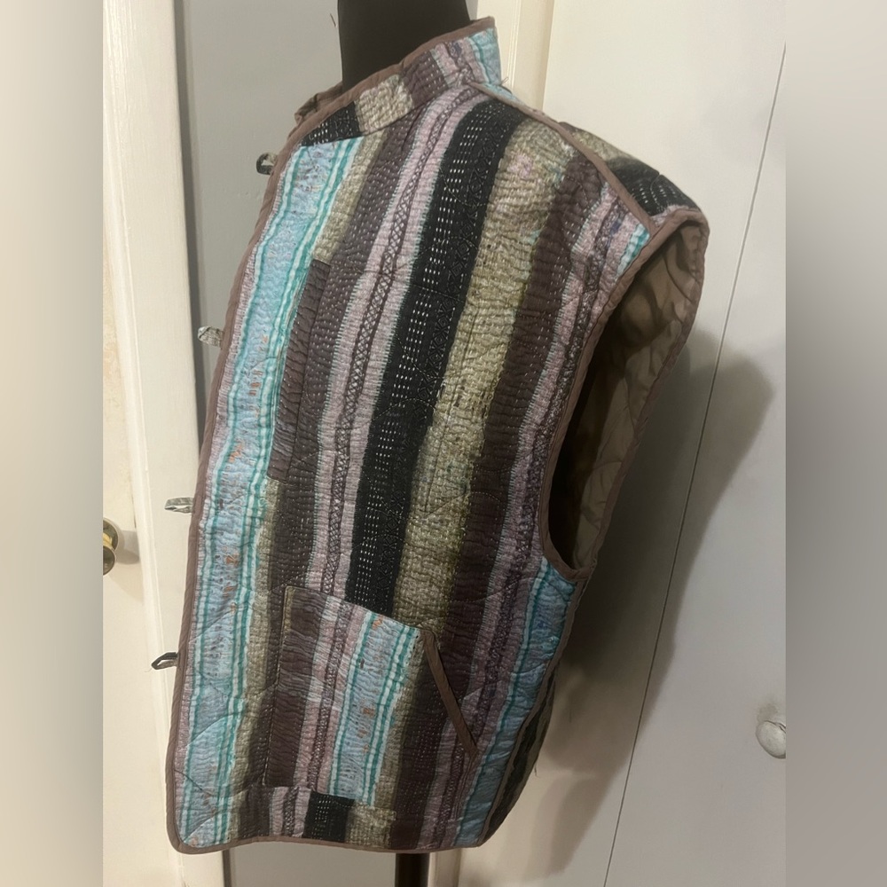 Reclaimed vintage unisex quilted vest in stripe - Picture 3 of 4